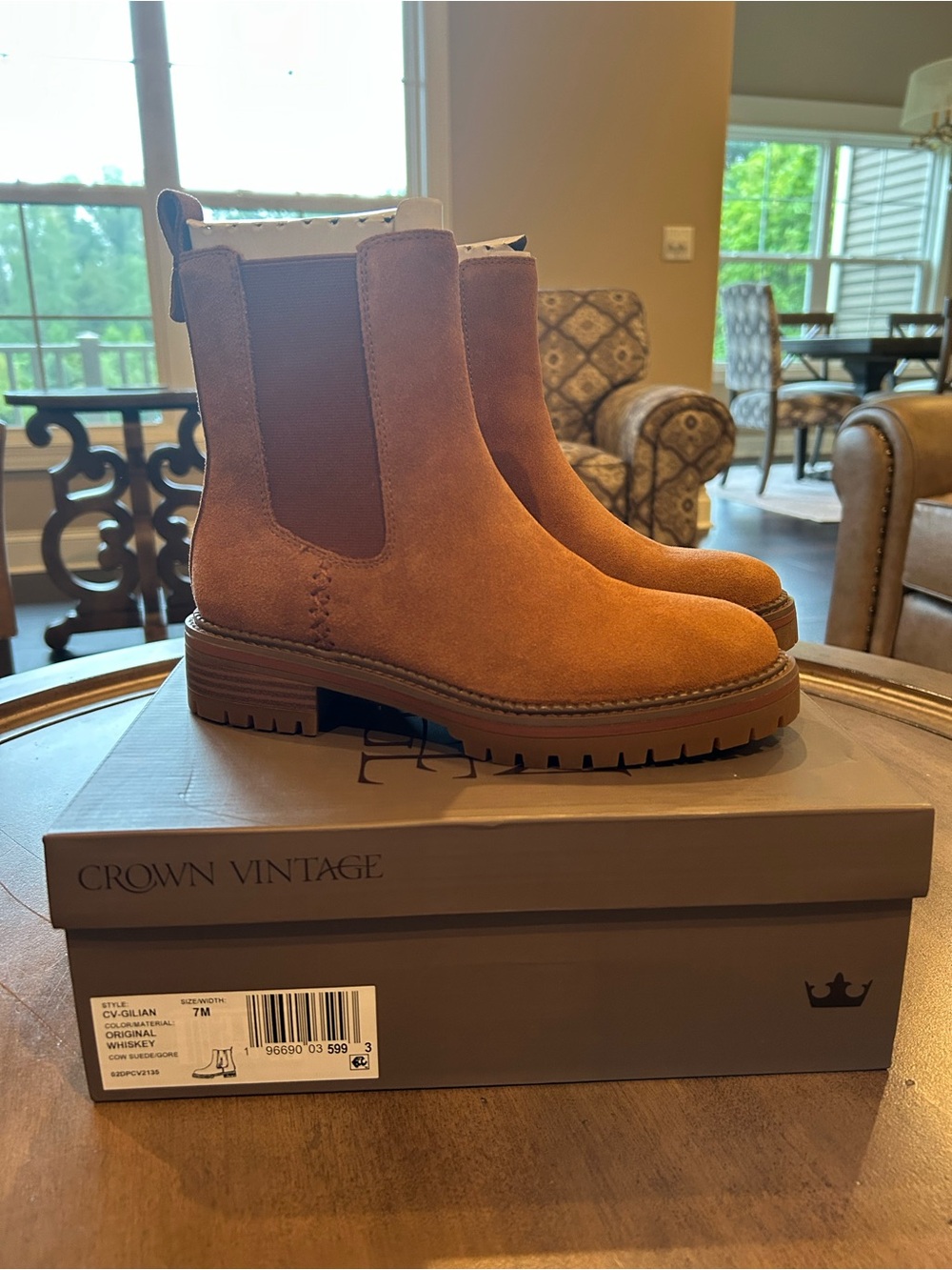 Crown Vintage Gilian Chelsea Boot Whiskey Suede Size 7 NIB - Picture 2 of 11